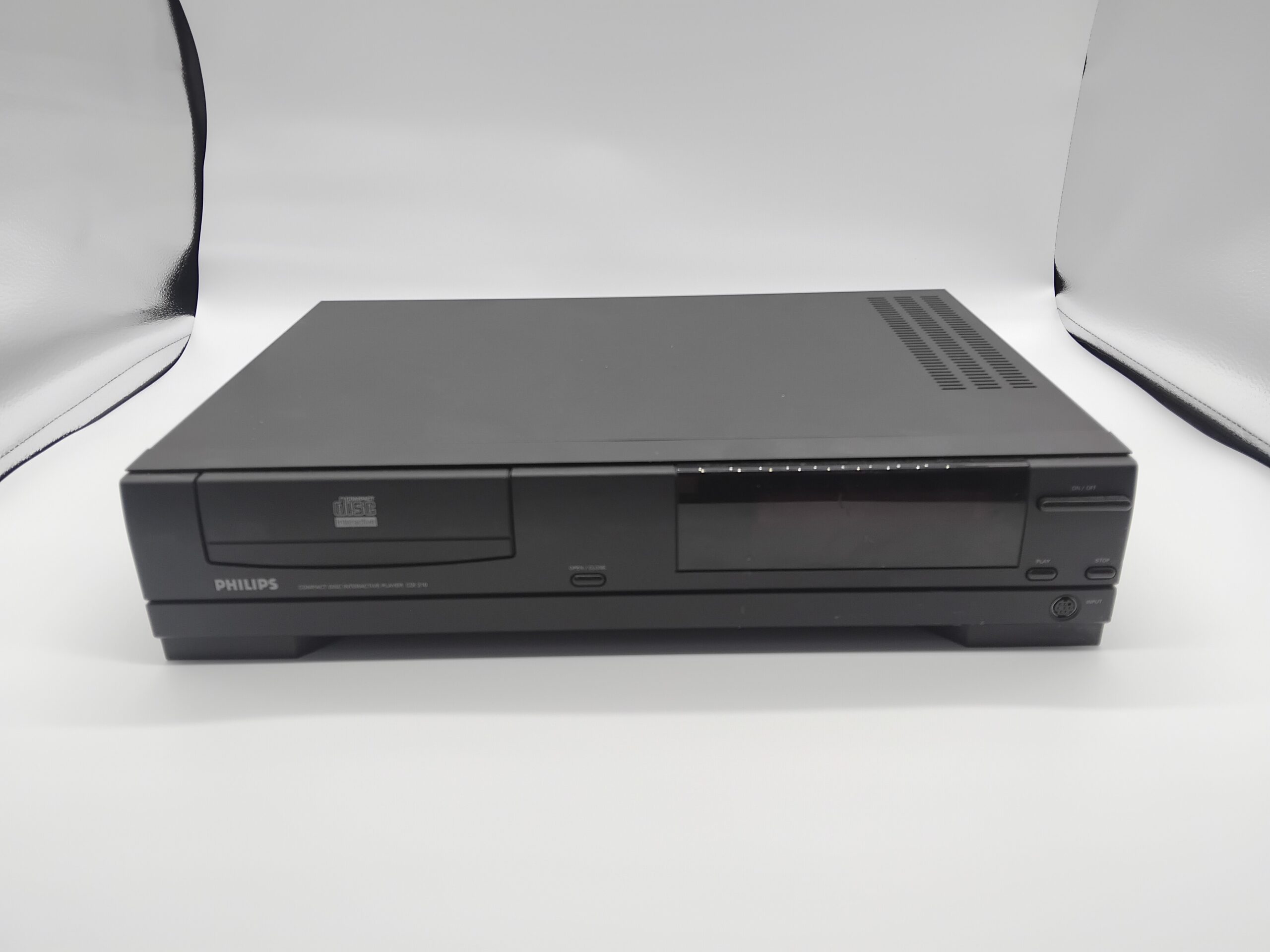 CD-i modèle 210 de Philips.